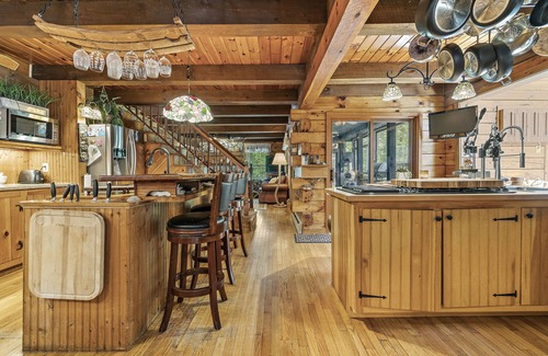 South Berwick Casa | Coastal Home- Heated Saltwater Pool, Hot Tub, Outdoor Kitchen!