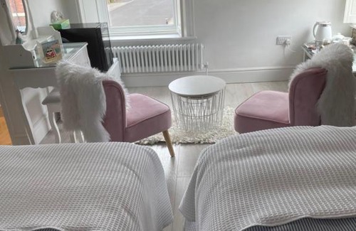 Newbiggin-by-the-Sea Casa | Coastal Joy - Family and friends bedrooms