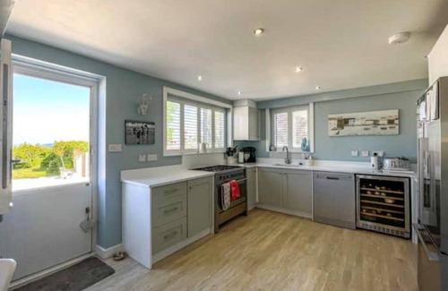 Llandudno Casa | Coastal mill, panoramic stunning sea views, woodland walks and more!