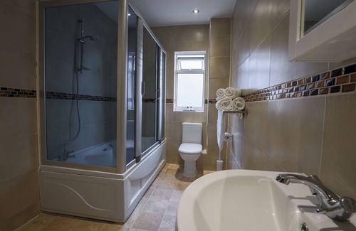 Llanelli Casa | Coastal Park Accommodation