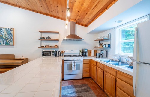 Little River Casa | Coastal Redwood Bliss