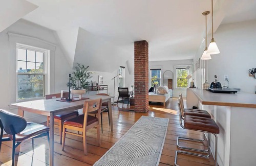 Swampscott Casa | Coastal Retreat: steps to beach and town