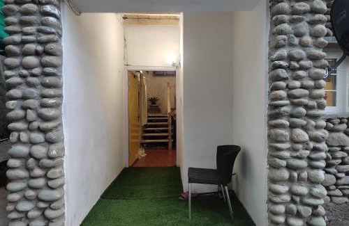 Brein Casa | COBBLE STONE HUT DARA HARWAN