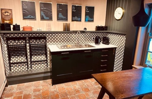 Brigg Cabaña | Cobblers Cottage, Bridge Street, Brigg :: Luxury renovation 2024 :: Town Centre