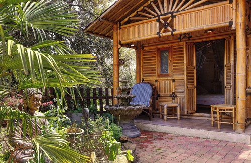 Anduze Cabina | Coco Banane , Maison de Bali en Bambou, Insolite Dans un Jardin Exotique 2 per