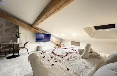 Saint-Etienne Apartamento | Cocon Blanc câlin avec Jacuzzi privatif - LoveRoom Insolite