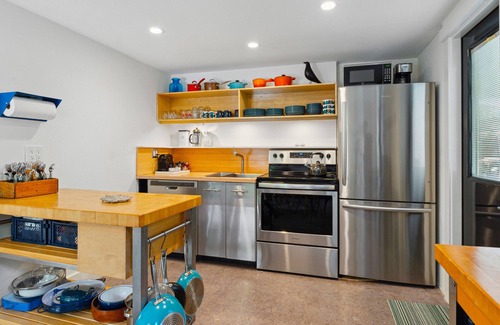 Coconut Grove Casa | Casa tropical recientemente renovada en el centro de Coconut Grove