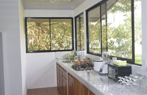 Pavones Cabina | Coconut Lodge Maluhia