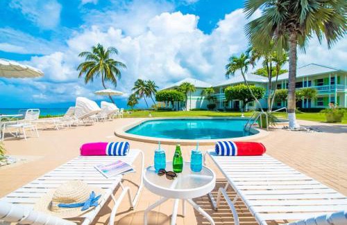 Seven Mile Beach Casa | Cocoplum #8 Condo