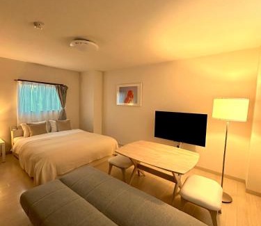 Fukuyama Apartamento | COCOSTAY 福山駅前 4人まで同額 レスタウロアバンティ JR福山駅から徒歩7分の移動に超便利な好立地 Great location 7min walk from JR sta