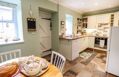 Llanuwchllyn Cabaña | COED Y GLYN, pet friendly, character holiday cottage in Bala