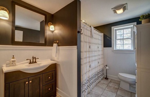 Silver Lake Casa | Coffee Bar, Hot Tub, Fenced-In Yard, and Fire Pit!