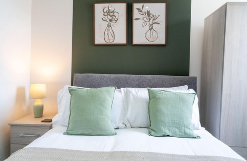 Newport Apartamento | Stylish and spacious 1Br apartment