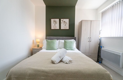 Newport Apartamento | Stylish and spacious 1Br apartment