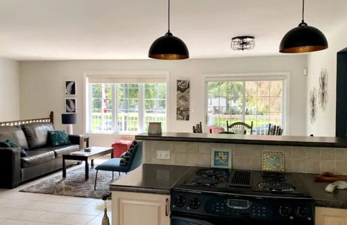 Colchester Casa | Colchester Harbour - Lake Erie