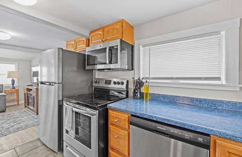 Colchester Casa | Colchester Lake Getaway!