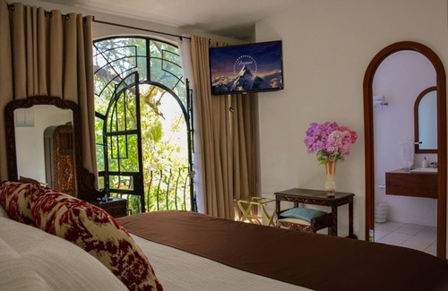 San Miguel Hotel | Colibrí Hotel