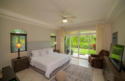 Herradura Apartamento | Colina 8F 2 bdr Garden View in Los Suenos