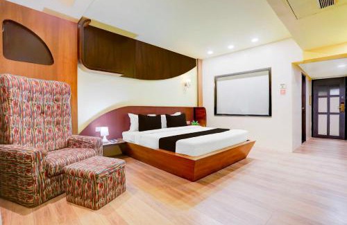 Anand Hotel | Collection O Gujarat Anand City Bus Station