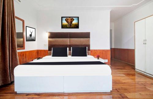 Rajbagh Hotel | Collection O Srinagar Jhelum Riverside