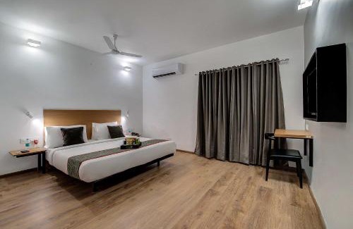 T Nagar Hotel | Collection O Tynampet Metro Station