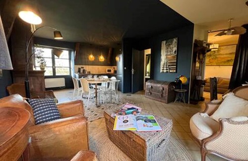 Saint-Laurent-du-Mottay Chalet De Esquí | Collector's cottage. A little corner of paradise in the château grounds!