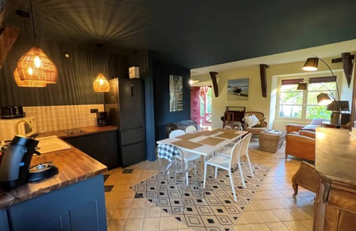 Saint-Laurent-du-Mottay Chalet De Esquí | Collector's cottage. A little corner of paradise in the château grounds!