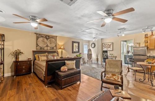 College Park Casa | College Park-Orlando 5Star Villa Oasis - Home Away From Home - QUIET Neighborhood-PRIVATE Botanical Courtyard - mins from EOLA,DT, Winter Park - Free Parking & EV Plug In