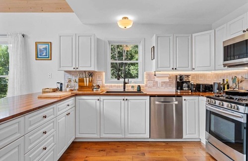 Danville Casa | Colline des Bois - Serene Retreat near Joe's Pond