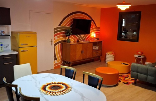 Nozay Apartamento | Colorama retro travel and pop culture in Nozay 68m2