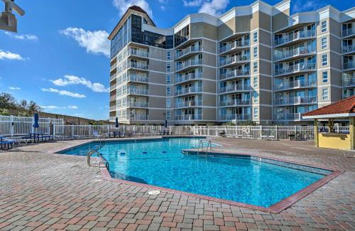 Sneads Ferry Apartamento | Colorful Beachfront Condo with Resort Amenities