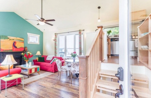 Columbia City Casa | Colorful Cottage Close to Lake Washington