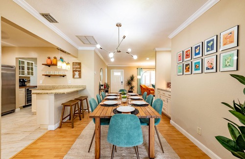 Survey Creek Casa | Colorful Oasis ~ Pool ~ Game Room ~ Ping Pong ~ Basketball Court ~ Grill & More