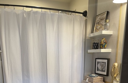 Bozeman Casa | Colorful One Bedroom in Bozeman