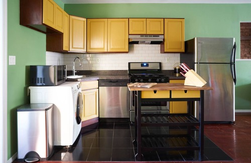 Bushwick Apartamento | Colorful Sunny family friendly Apartment