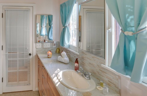 Colton Apartamento | Colton Studio w/ Fire Pit, 4 Mi to San Bernardino!