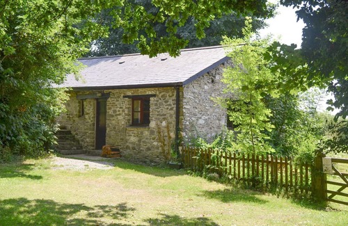Saint Ann's Chapel Cabaña | 2 bedroom accommodation in Dunterton, near Tavistock