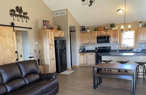 McArthur Casa | Come Enjoy The Gorgeous Views From McArthur Hilltop Hideaway