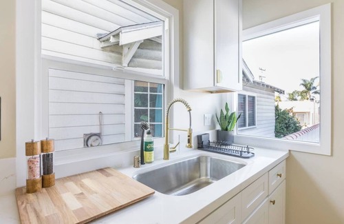 Alamitos Beach Apartamento | Come live the sunny & relaxing SoCal life in our brand-new sunny beach getaway