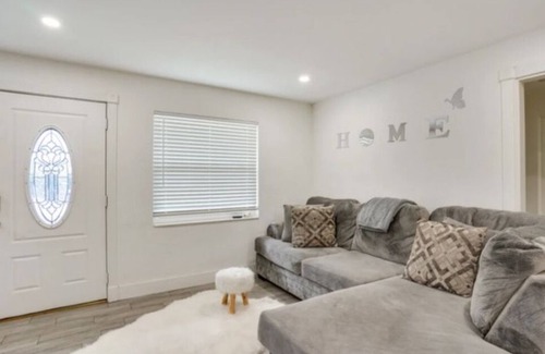 Sebring Casa | Come sleep cheap and get a free night on us