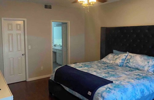 Orlando Casa | Come stay at our wonderful spacious home ask whatever you want