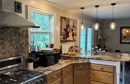 Ladson Casa | Come visit our “Sweet Retreat at the End of the Street” where you can relax!!!