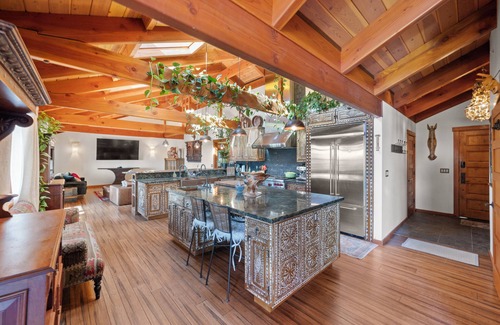 Occidental Casa | Come visit the Lodge at Freestone