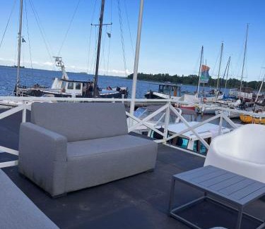 Monnickendam Alquiler De Eote | Comfi Winter Houseboat Maatrollie in Monnickendam