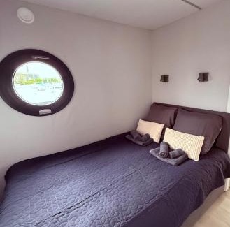 Monnickendam Alquiler De Eote | Comfi Winter houseboat Eclipse Monnickendam