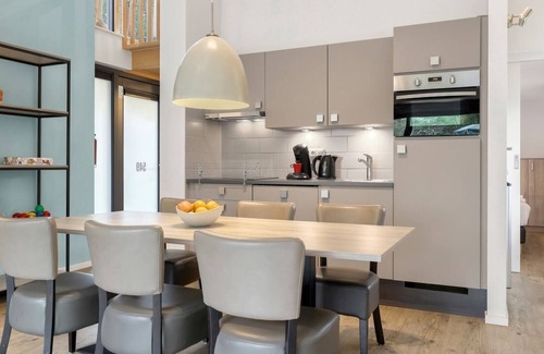 Hapert Casa | Comfort 6-person children's bungalow in the holiday park Landal Het Vennenbos