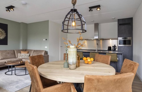 Leuken Casa | Comfort 6-person bungalow in the holiday park Landal Marina Resort Well