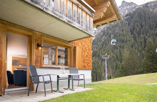 Gargellen Apartamento | Comfort 8-person apartment in the holiday park Landal Hochmontafon