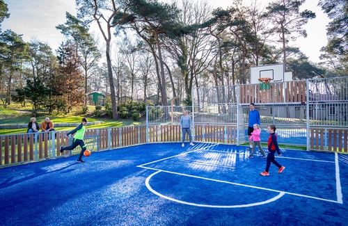 Municipality of Beesel Casa | Comfort 8-person bungalow in the holiday park Landal De Lommerbergen