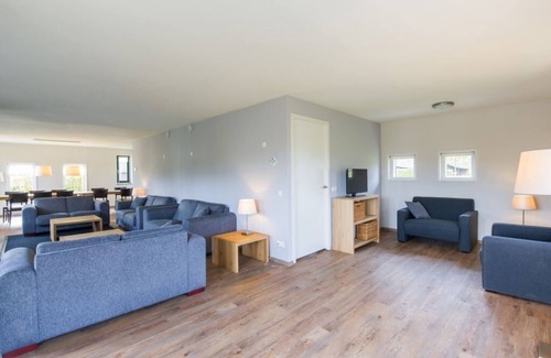 Nooitgedacht Casa | Comfort 8-person farmhouse in the holiday park Hof van Saksen